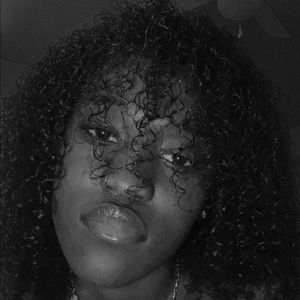 Meet your Posher, Demi